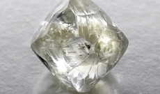 戴比尔斯削减约三分之一看货商席位